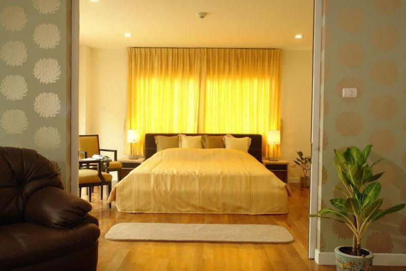 Nara Suite Residence Bangkok Exterior photo